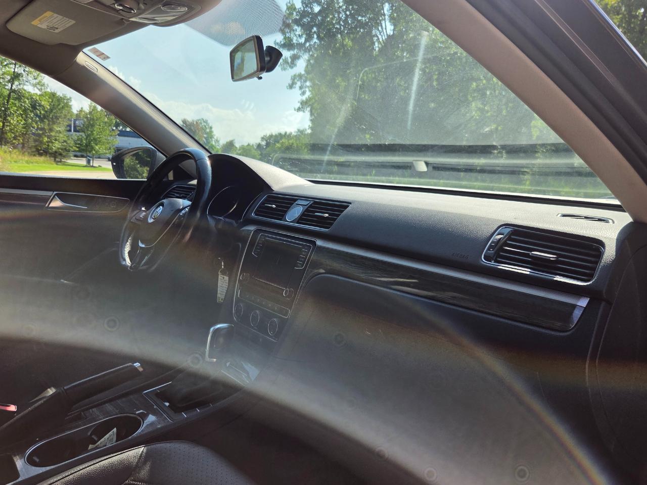 Volkswagen Passat 4dr Sdn 1.8T Auto SE PZEV 2016