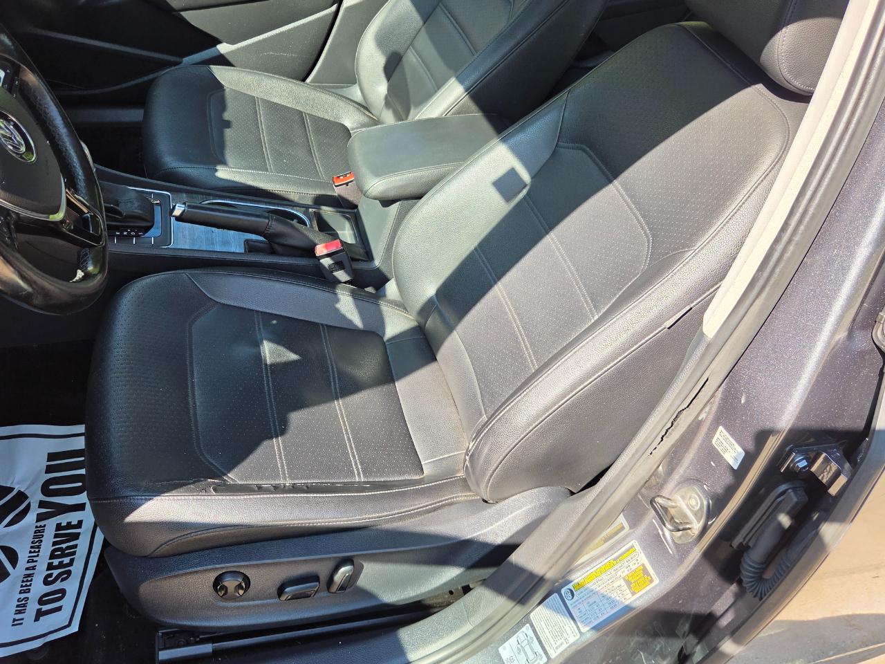 Volkswagen Passat 4dr Sdn 1.8T Auto SE PZEV 2016