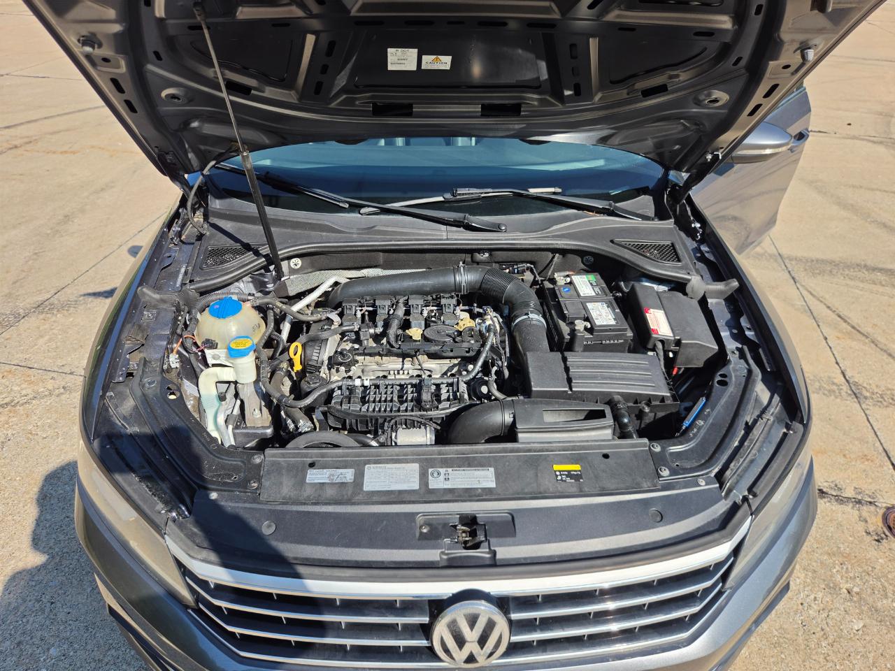 Volkswagen Passat 4dr Sdn 1.8T Auto SE PZEV 2016