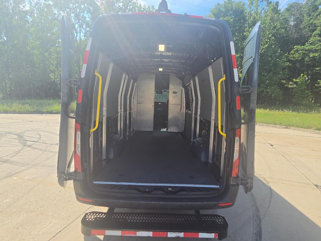 Mercedes-Benz Sprinter Van 2500 High Roof V6 170" RWD 2019