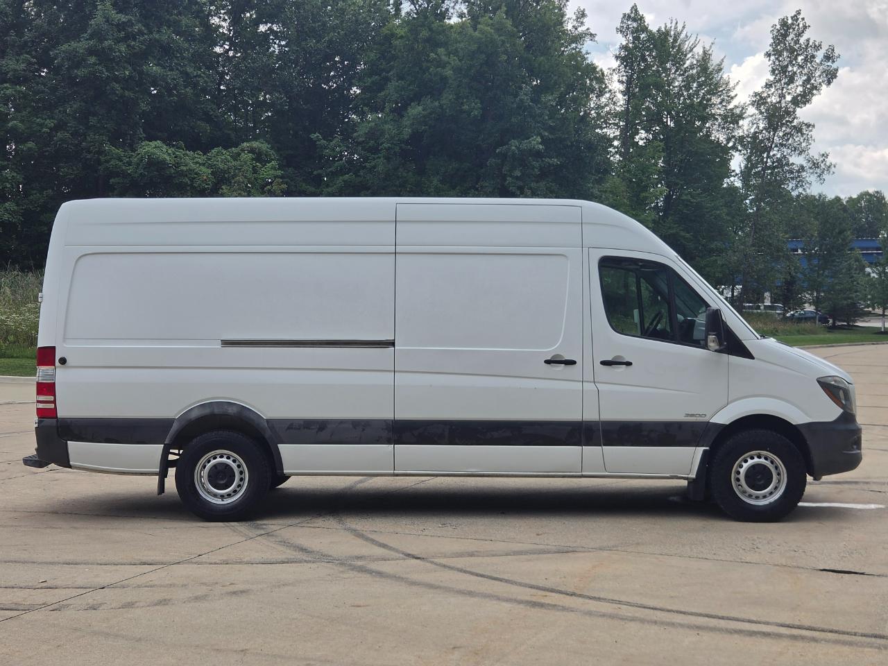 Freightliner Sprinter Cargo Vans 2500 170" 2014