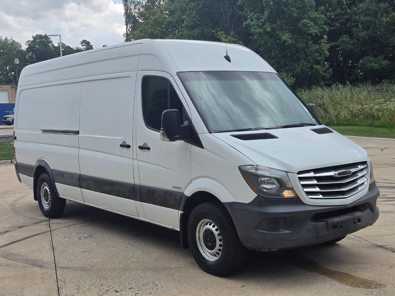Freightliner Sprinter Cargo Vans 2500 170" 2014