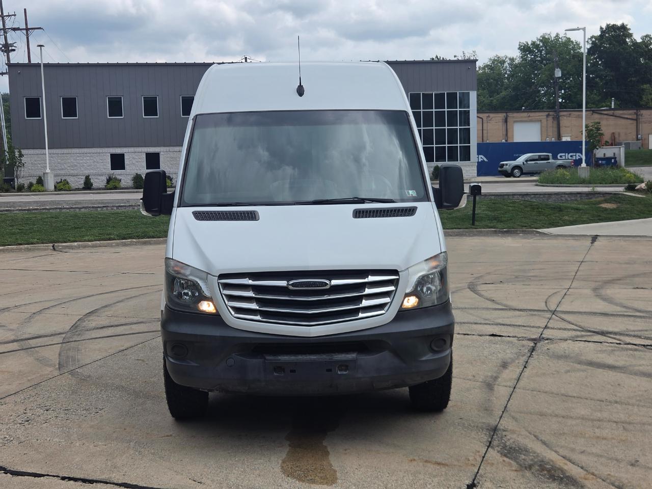 Freightliner Sprinter Cargo Vans 2500 170" 2014