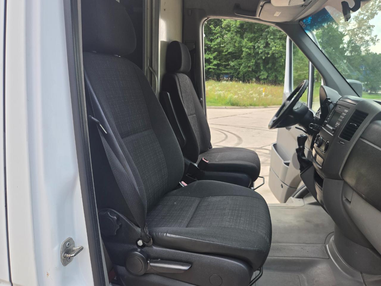 Freightliner Sprinter Cargo Vans 2500 170" 2014