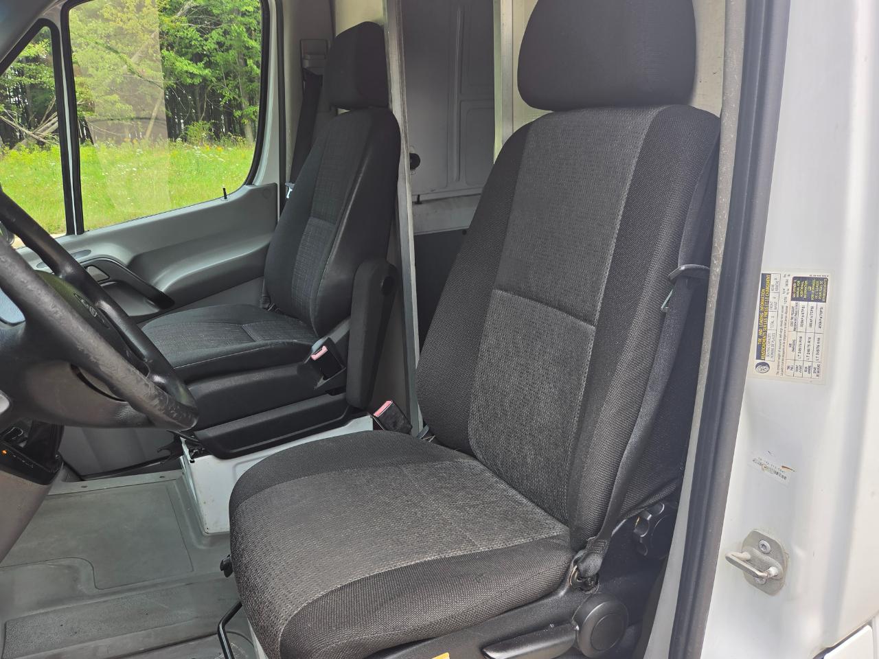 Freightliner Sprinter Cargo Vans 2500 170" 2014