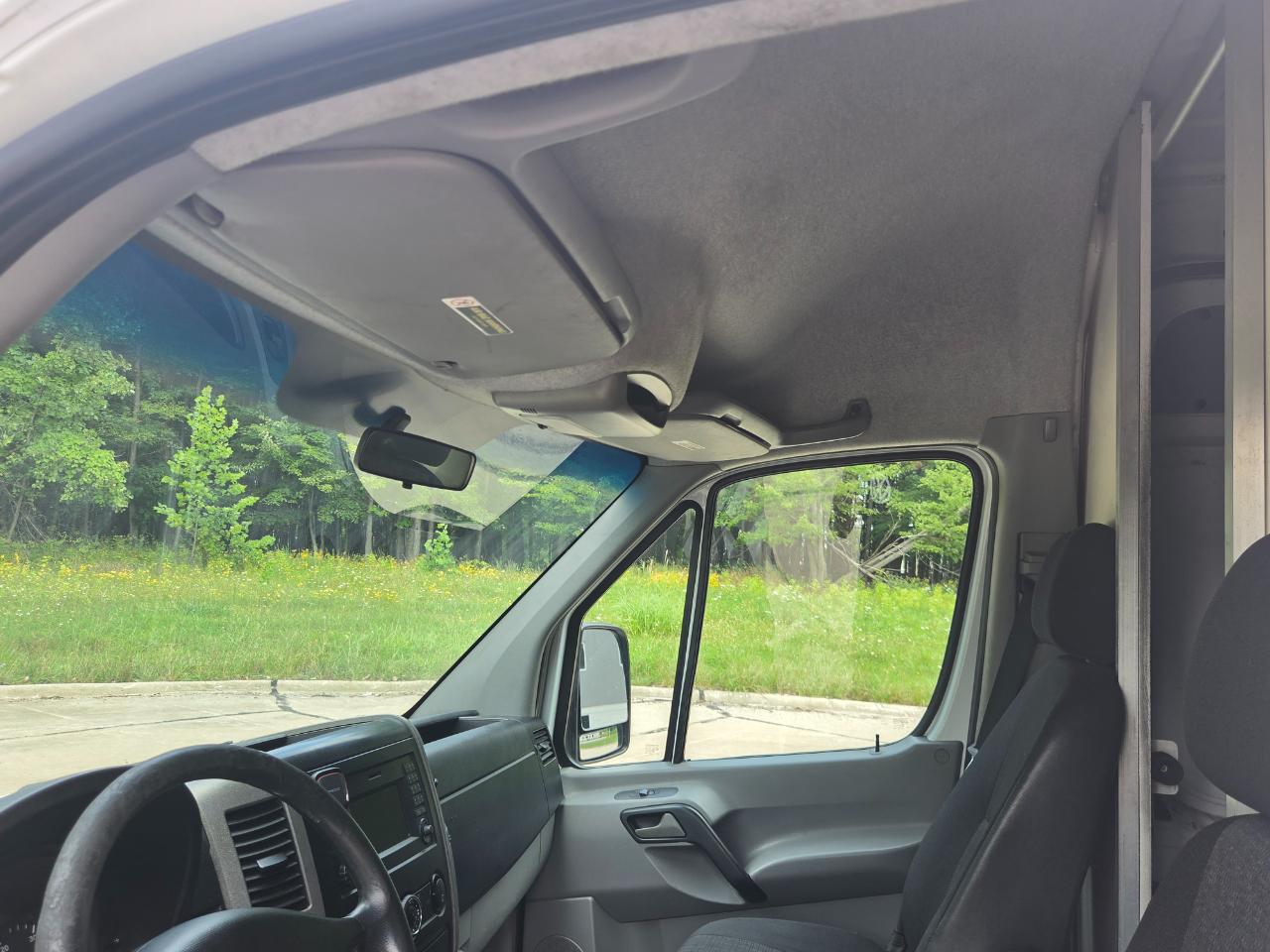 Freightliner Sprinter Cargo Vans 2500 170" 2014