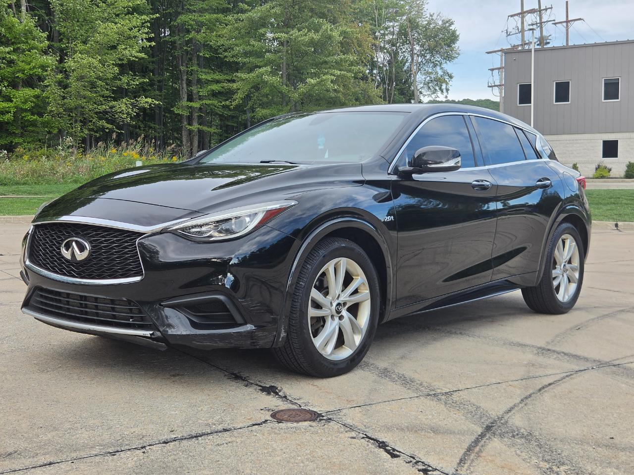 2017 Infiniti QX30 Luxury FWD *Ltd Avail*