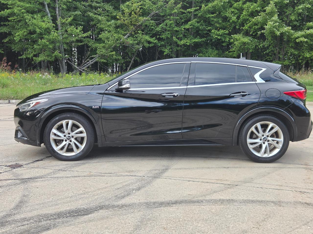 Infiniti QX30 Luxury FWD *Ltd Avail* 2017