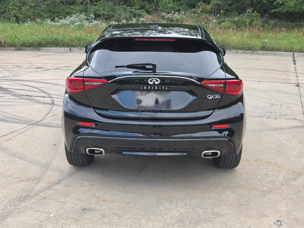 Infiniti QX30 Luxury FWD *Ltd Avail* 2017