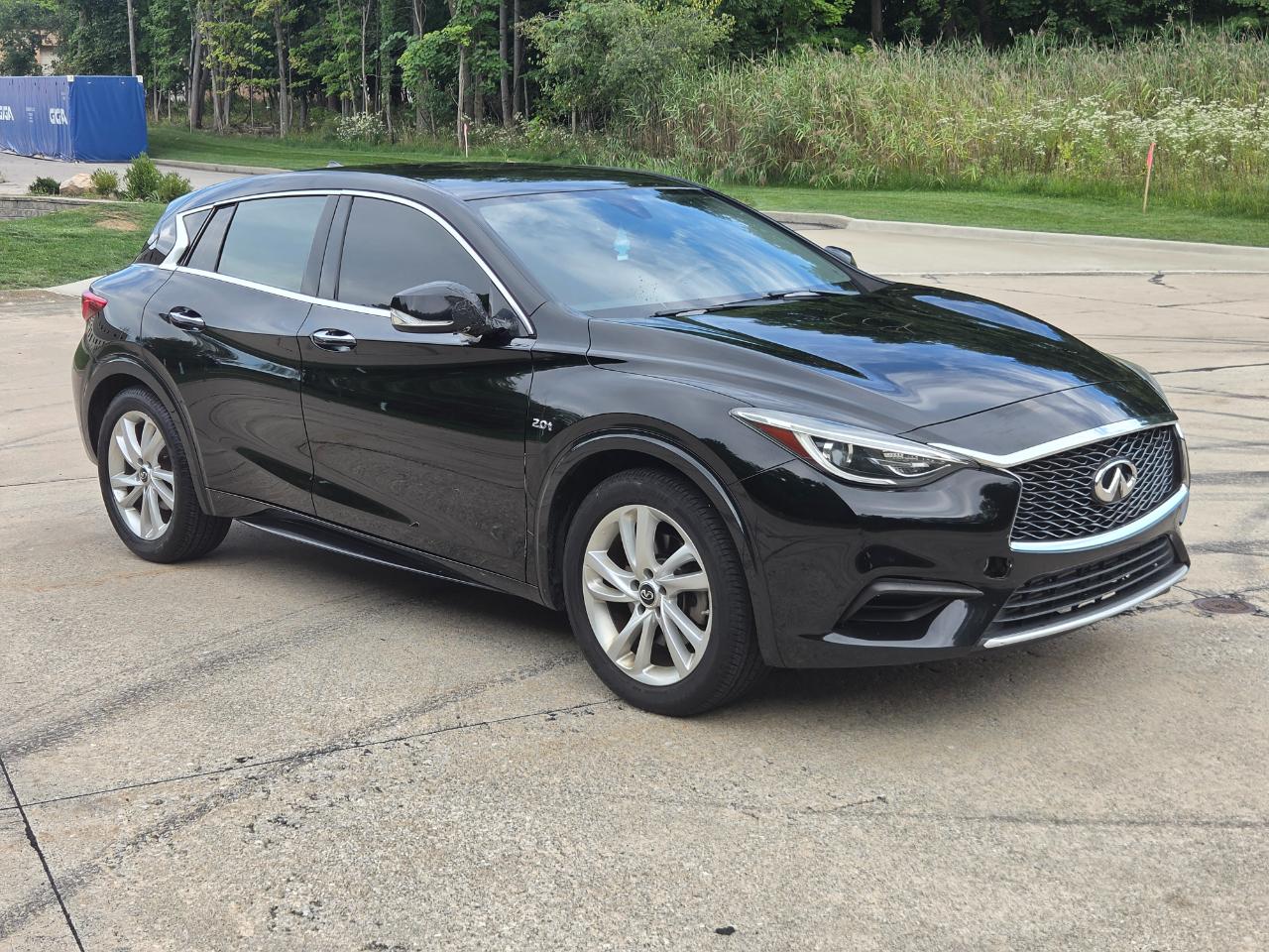 Infiniti QX30 Luxury FWD *Ltd Avail* 2017