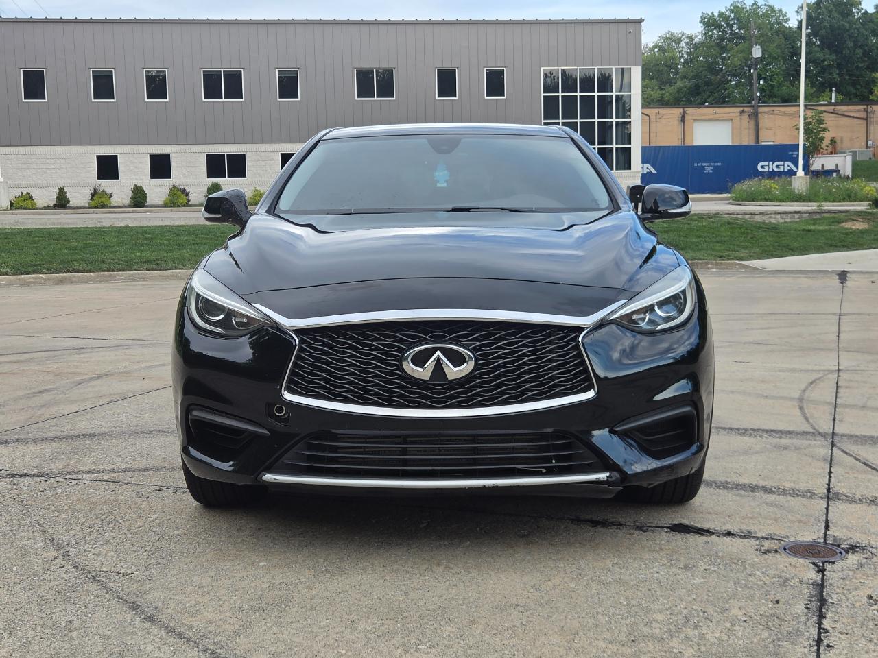 Infiniti QX30 Luxury FWD *Ltd Avail* 2017
