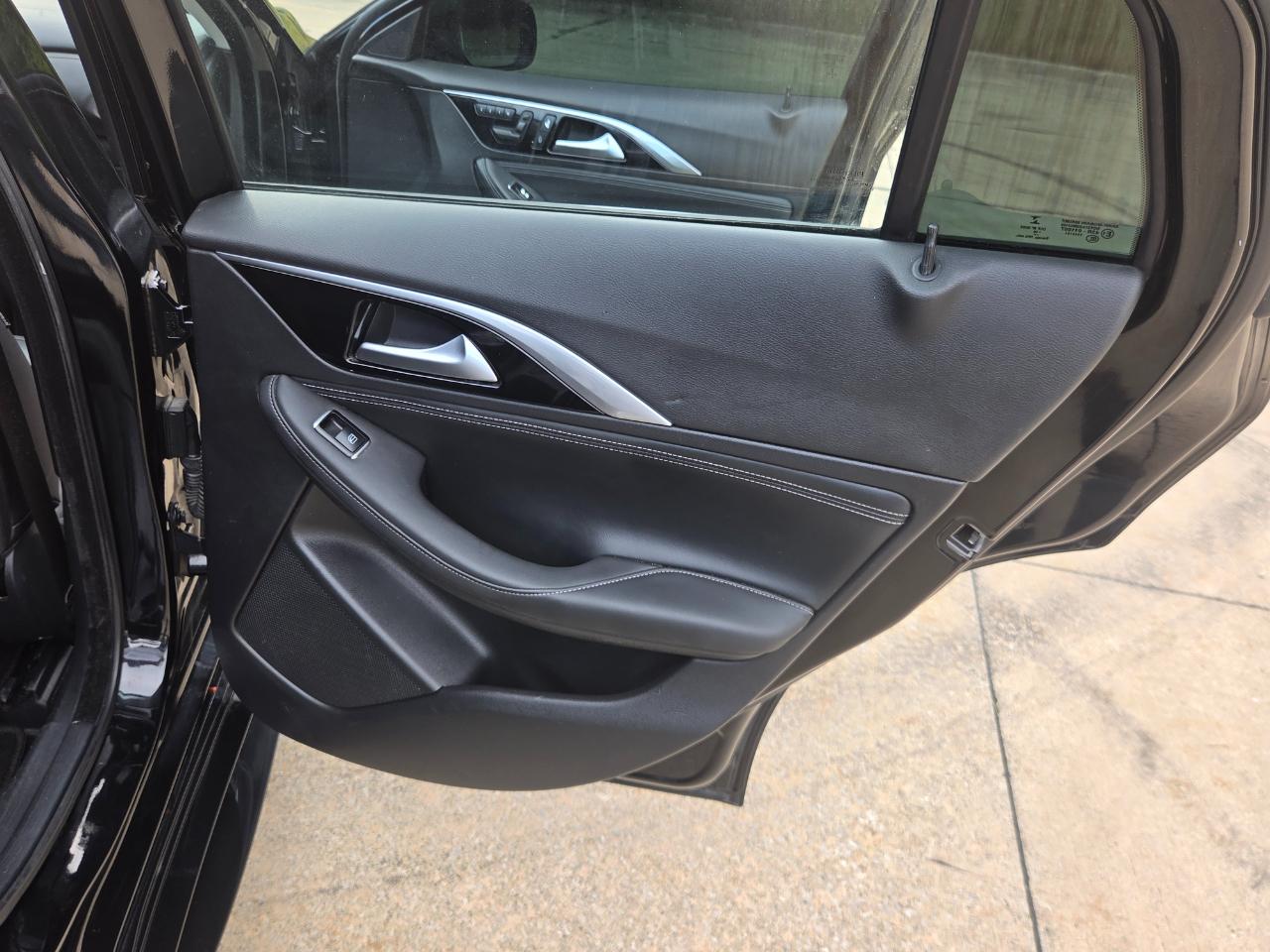 Infiniti QX30 Luxury FWD *Ltd Avail* 2017