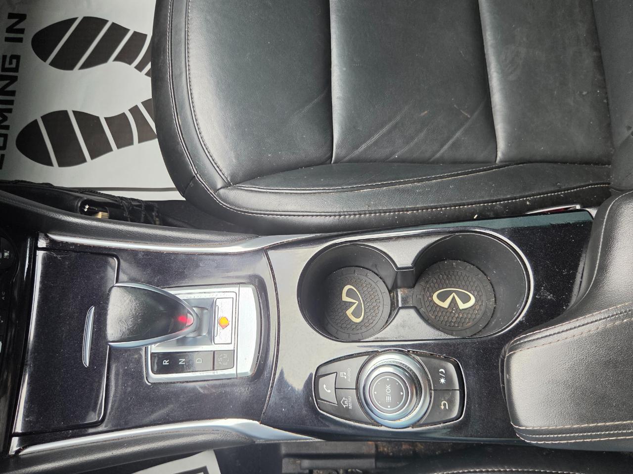 Infiniti QX30 Luxury FWD *Ltd Avail* 2017