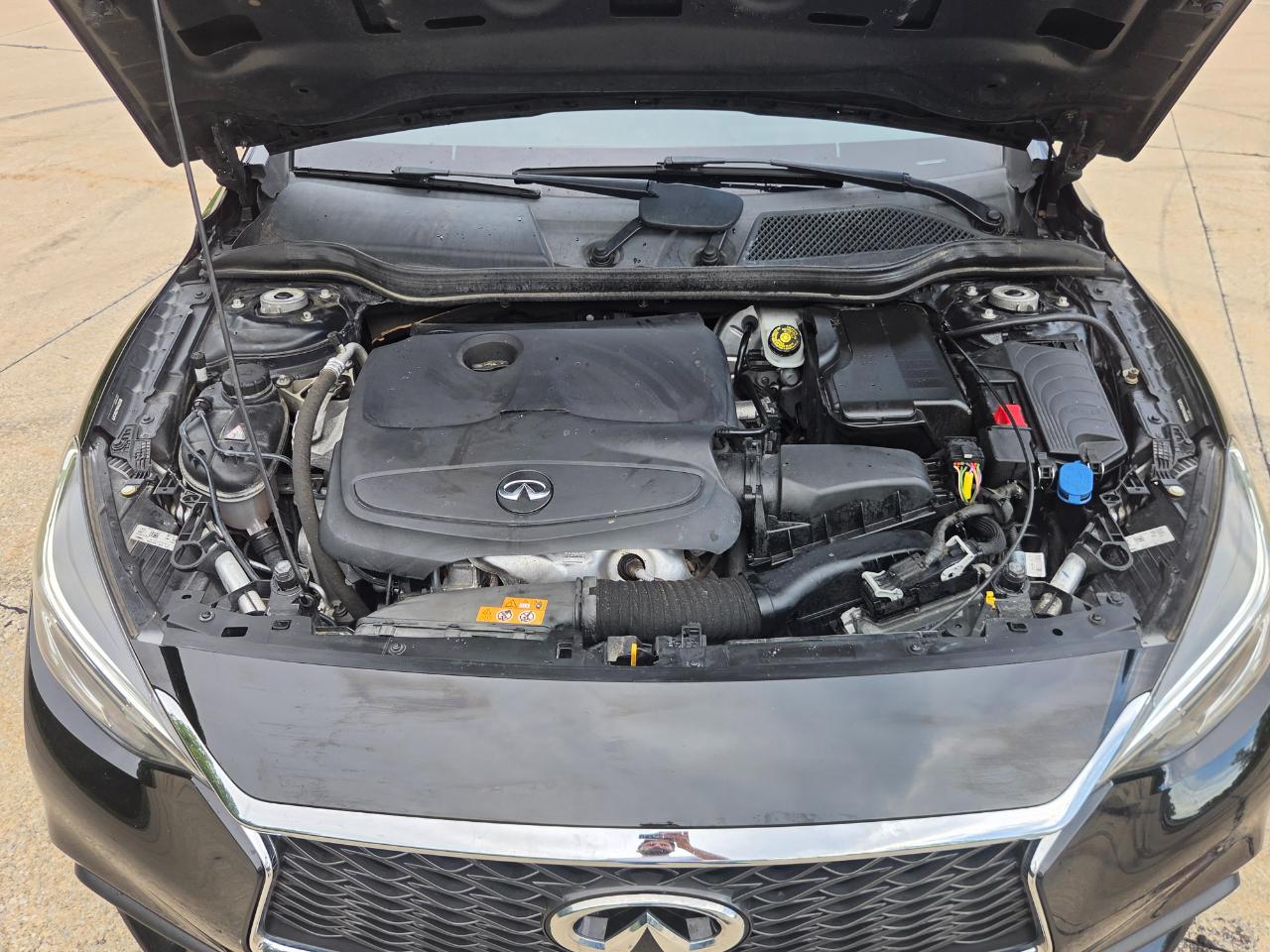 Infiniti QX30 Luxury FWD *Ltd Avail* 2017