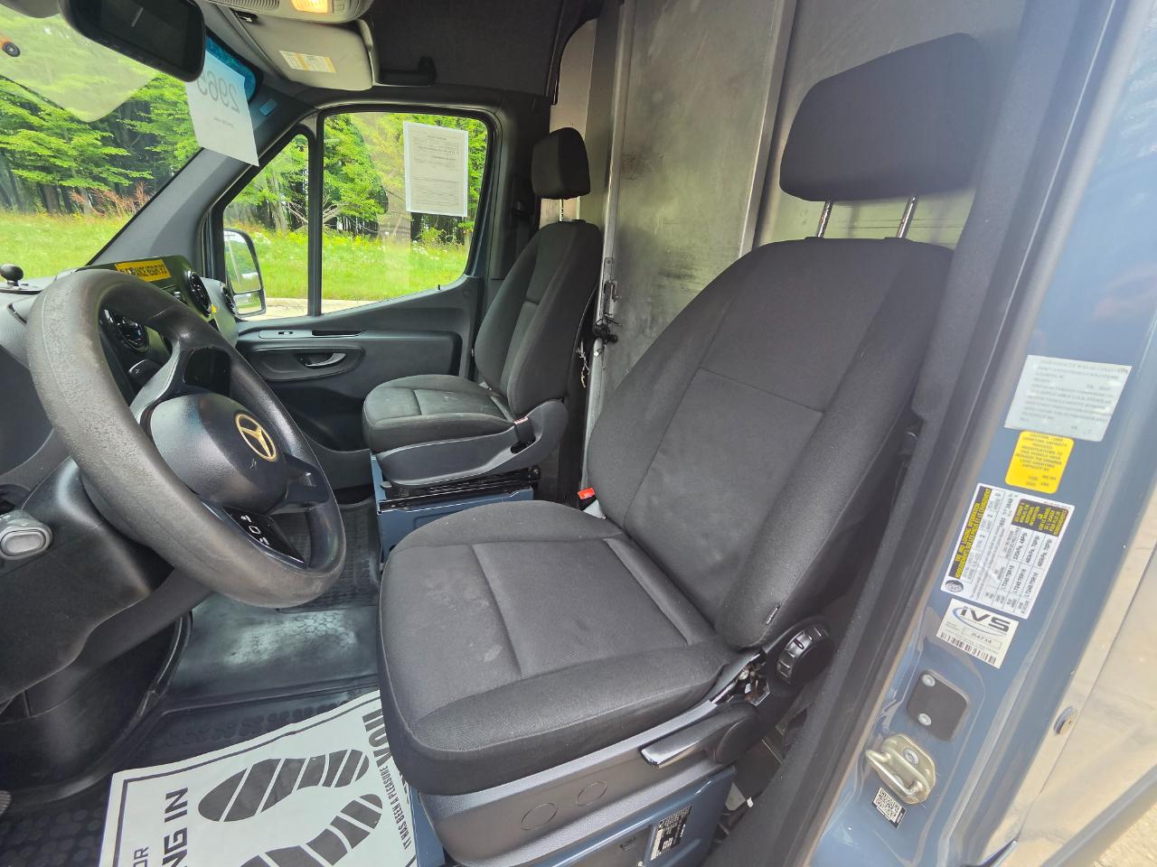 Mercedes-Benz Sprinter Van 2500 High Roof V6 170" RWD 2019