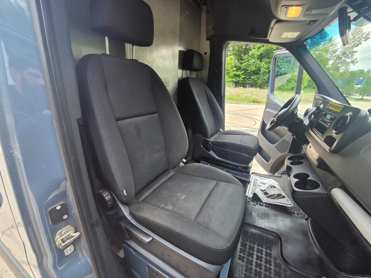Mercedes-Benz Sprinter Van 2500 High Roof V6 170" RWD 2019