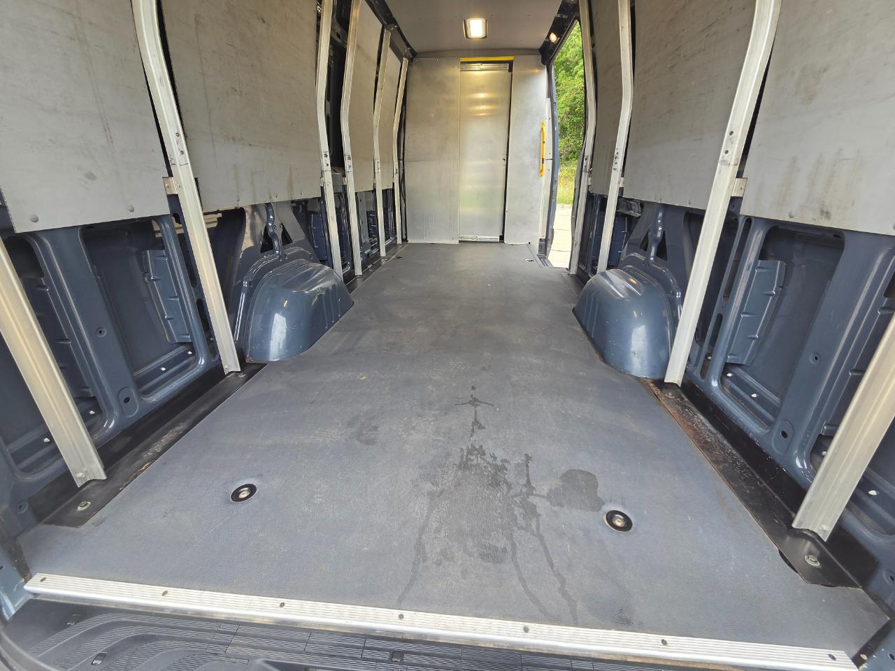 Mercedes-Benz Sprinter Van 2500 High Roof V6 170" RWD 2019