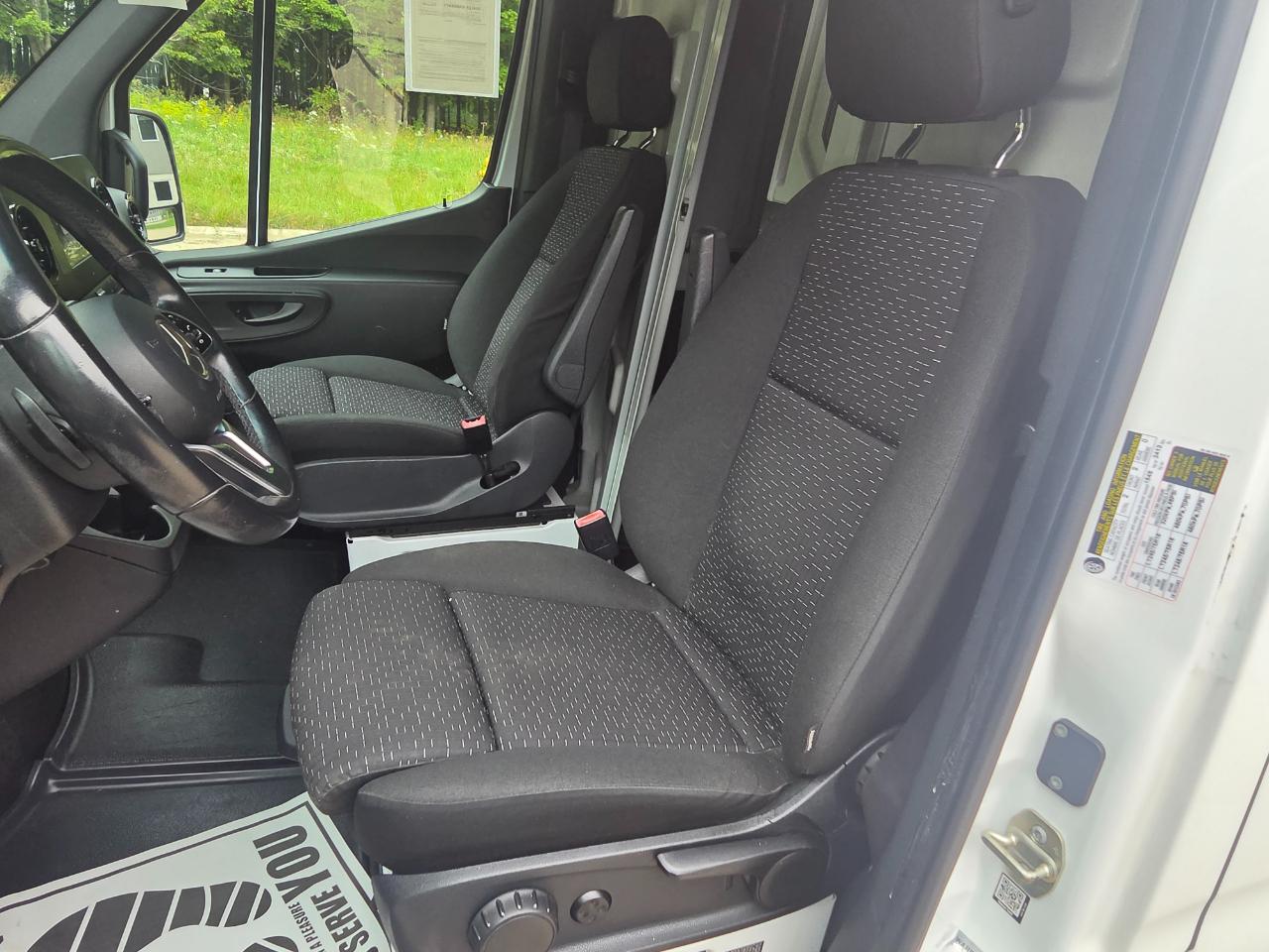 Mercedes-Benz Sprinter Cargo Van 2500 High Roof V6 170" Extended RWD 2020