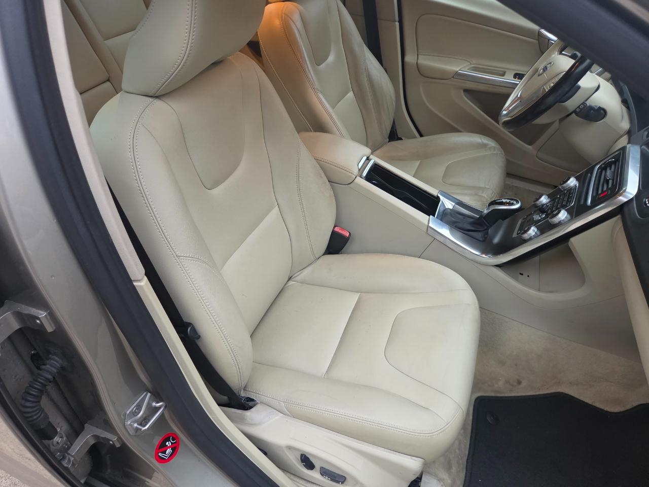 Volvo V60 2015.5 4dr Wgn T5 Premier AWD 2015