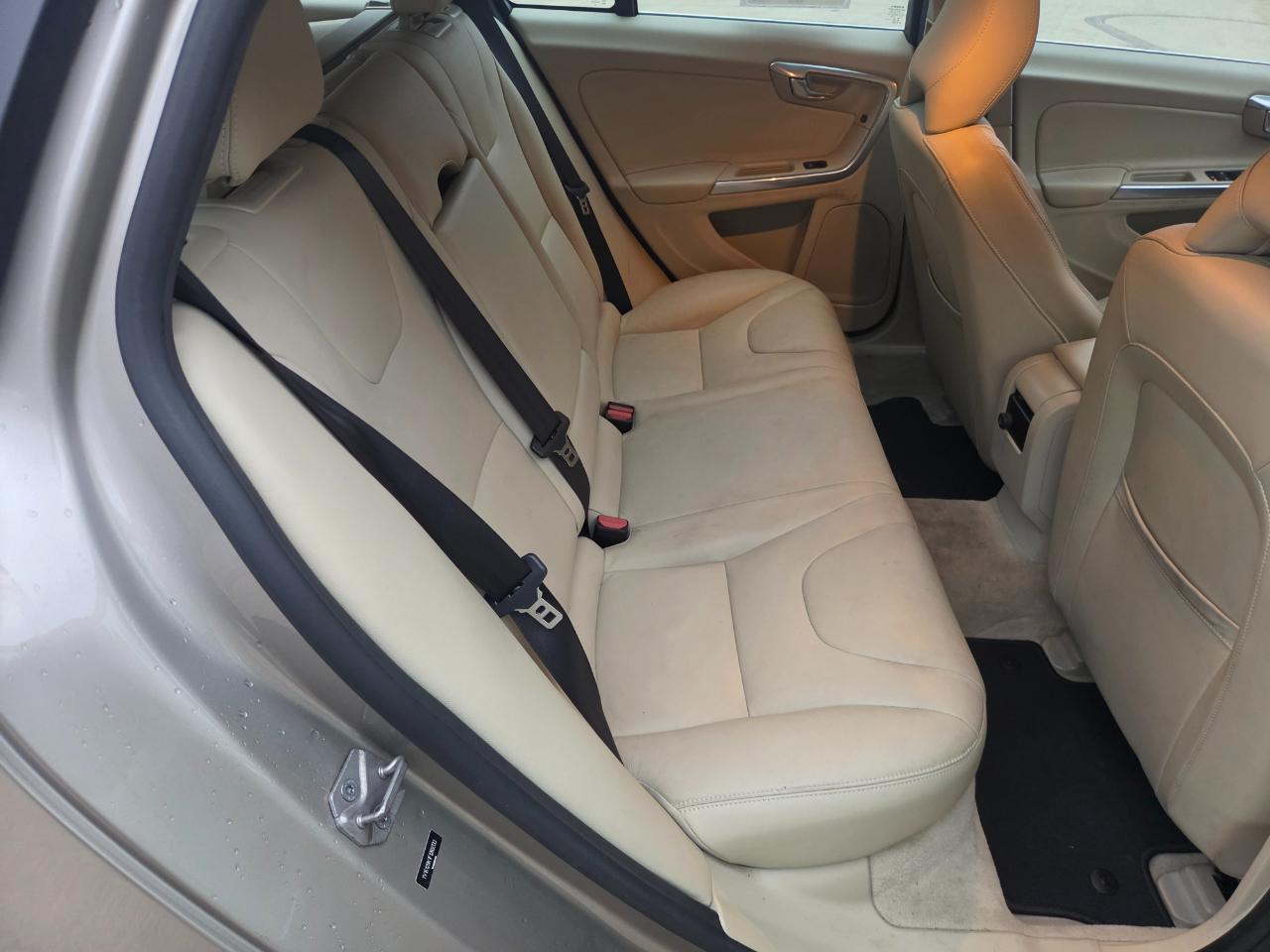 Volvo V60 2015.5 4dr Wgn T5 Premier AWD 2015