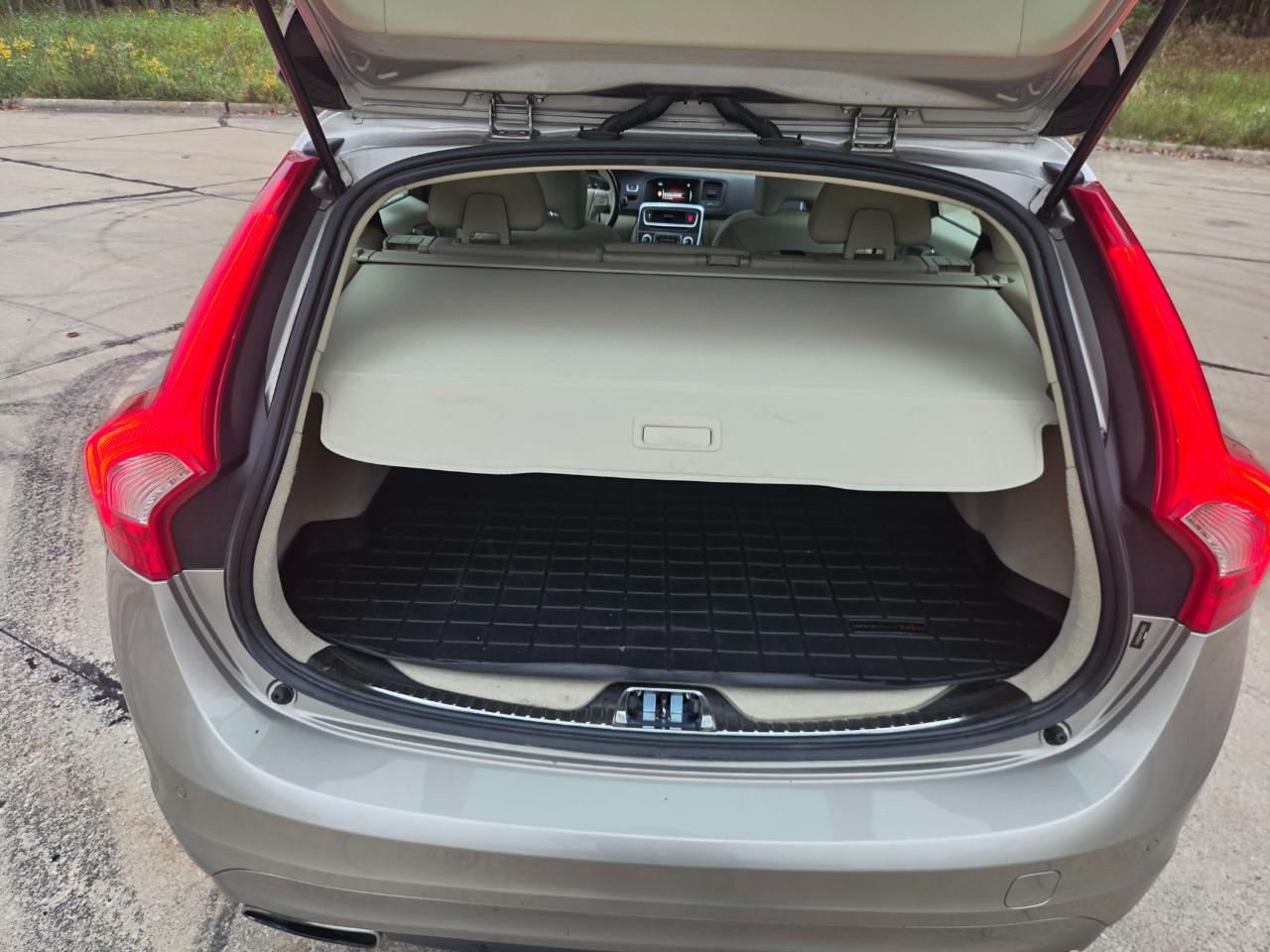 Volvo V60 2015.5 4dr Wgn T5 Premier AWD 2015