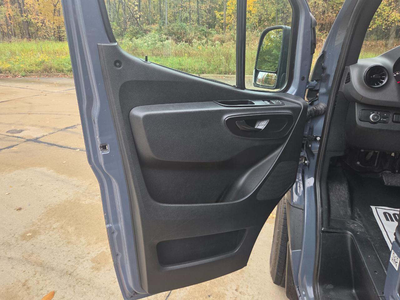 Mercedes-Benz Sprinter Van 2500 High Roof V6 170" RWD 2019