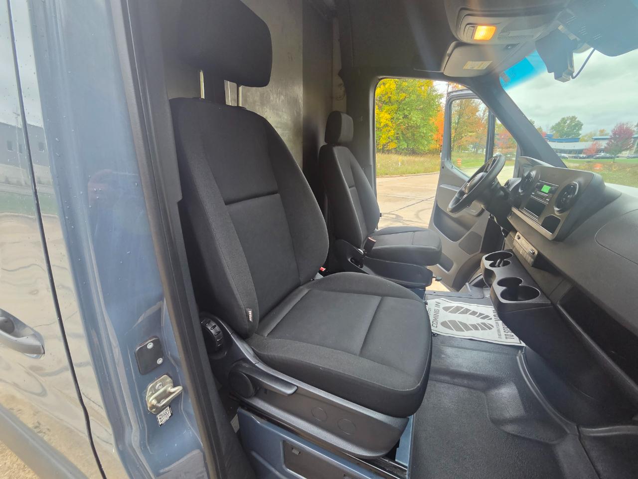 Mercedes-Benz Sprinter Van 2500 High Roof V6 170" RWD 2019