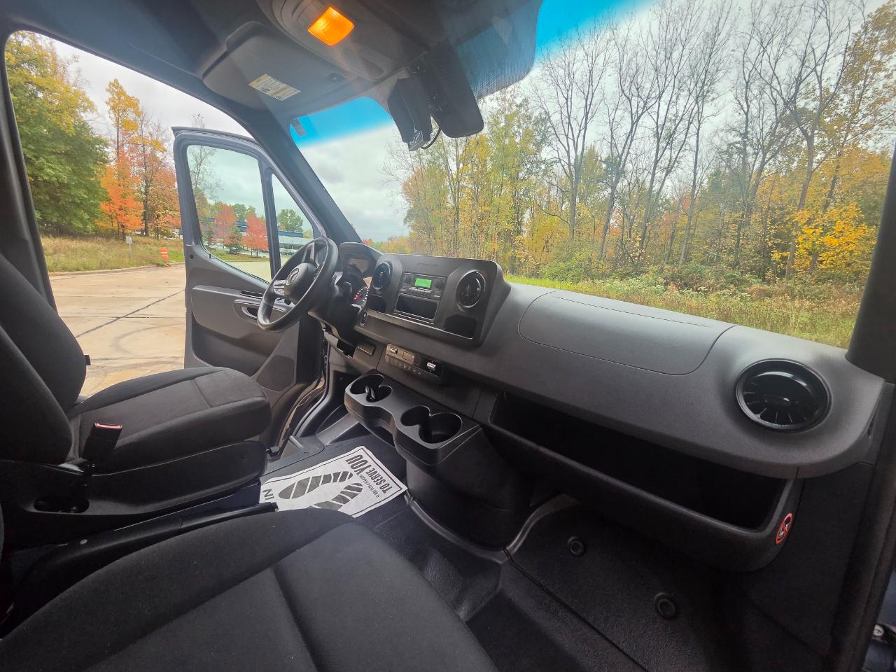 Mercedes-Benz Sprinter Van 2500 High Roof V6 170" RWD 2019