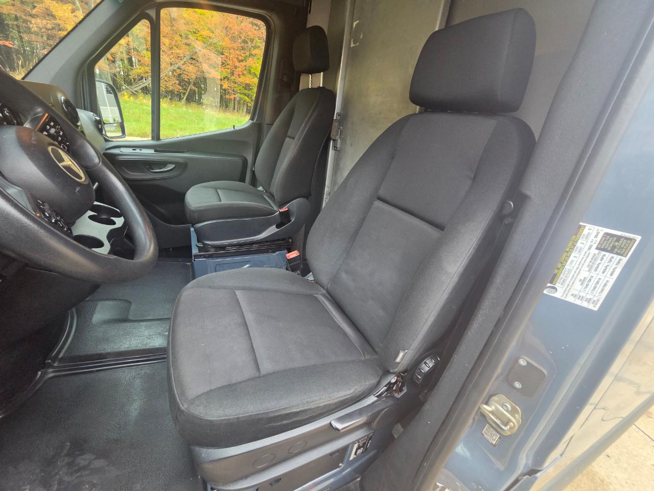 Mercedes-Benz Sprinter Van 2500 High Roof V6 170" RWD 2019