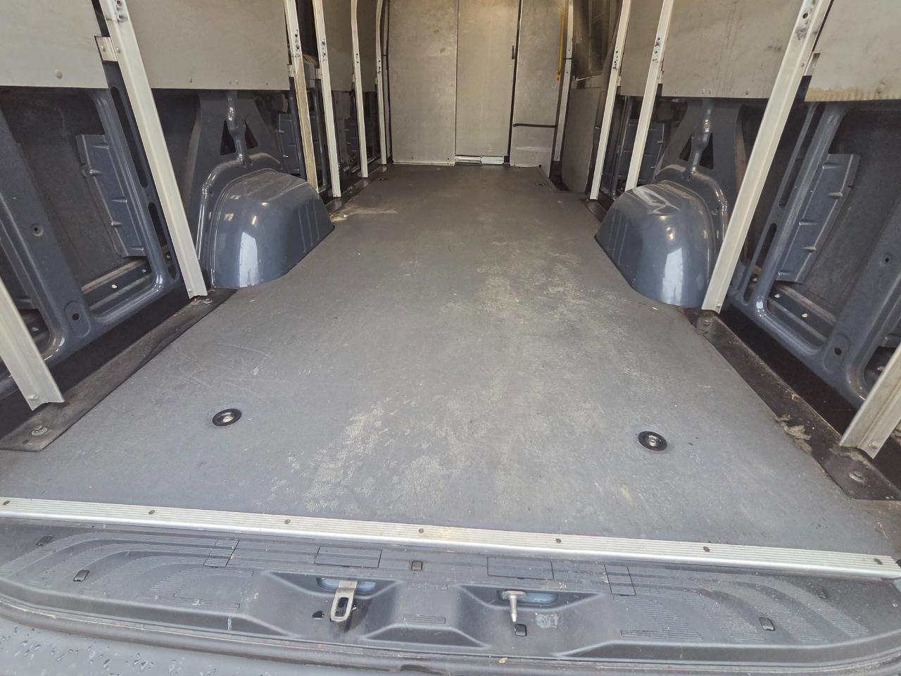 Mercedes-Benz Sprinter Van 2500 High Roof V6 170" RWD 2019