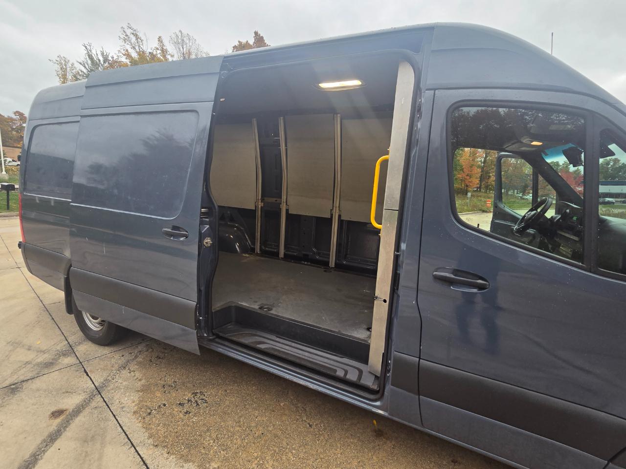 Mercedes-Benz Sprinter Van 2500 High Roof V6 170" RWD 2019