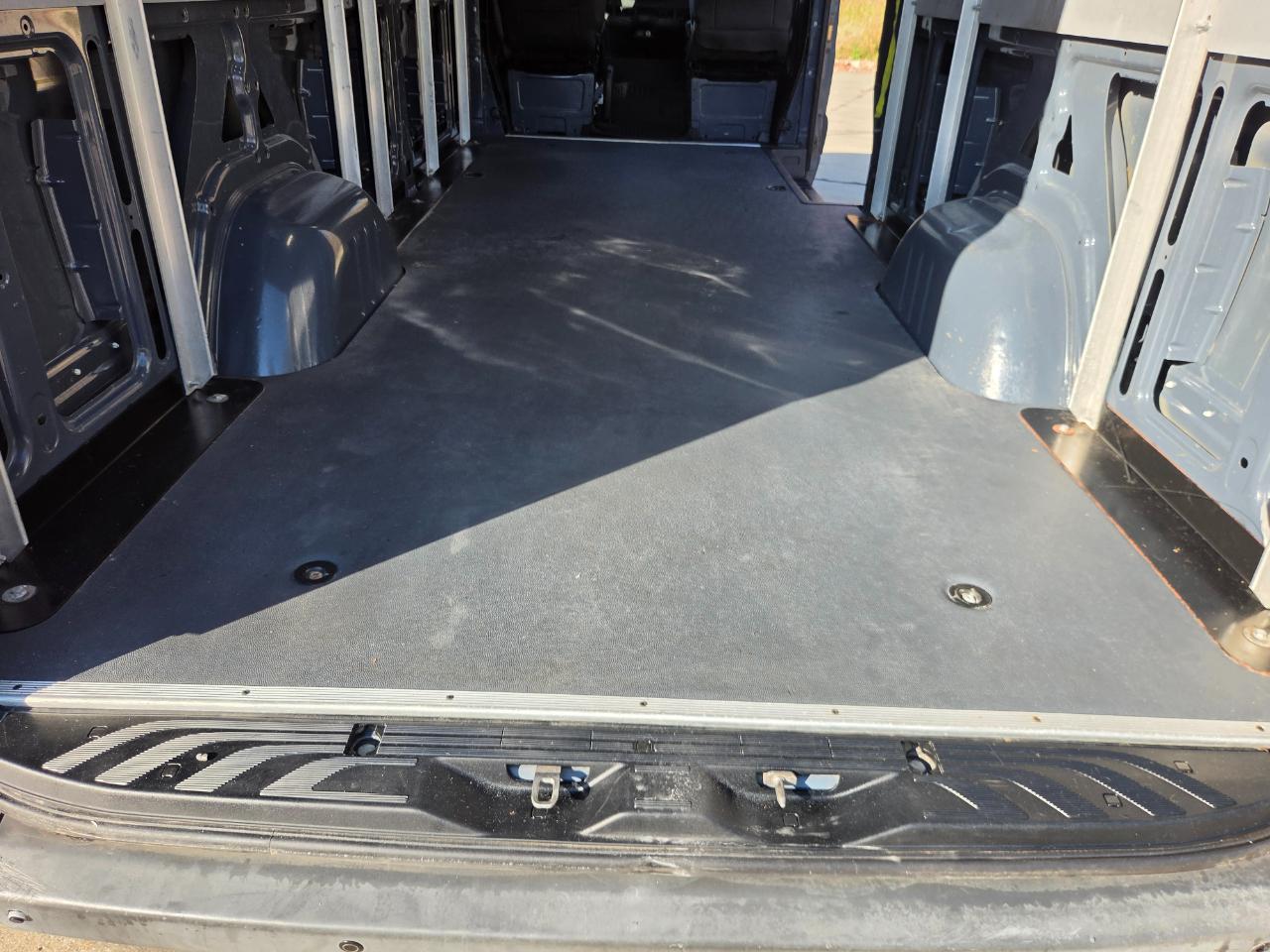 Mercedes-Benz Sprinter Van 2500 High Roof V6 170" RWD 2019