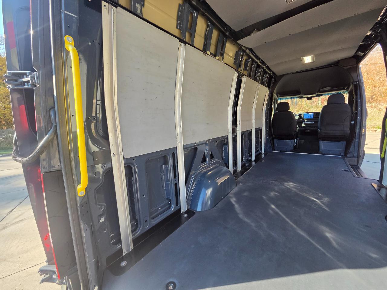 Mercedes-Benz Sprinter Van 2500 High Roof V6 170" RWD 2019