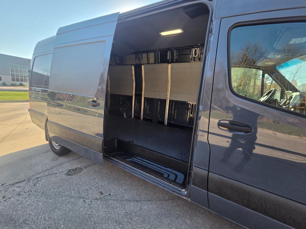 Mercedes-Benz Sprinter Van 2500 High Roof V6 170" RWD 2019