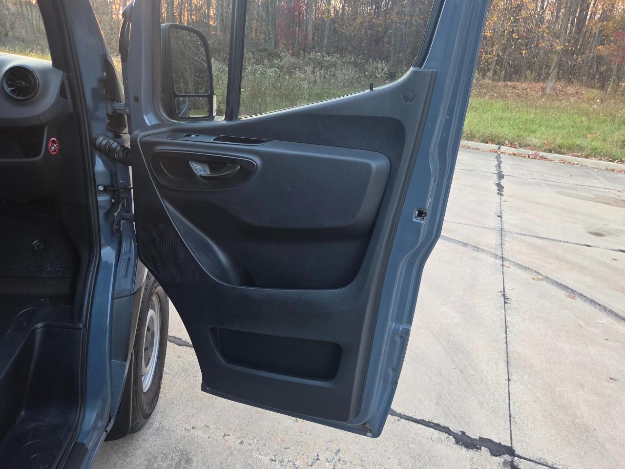 Mercedes-Benz Sprinter Van 2500 High Roof V6 170" RWD 2019