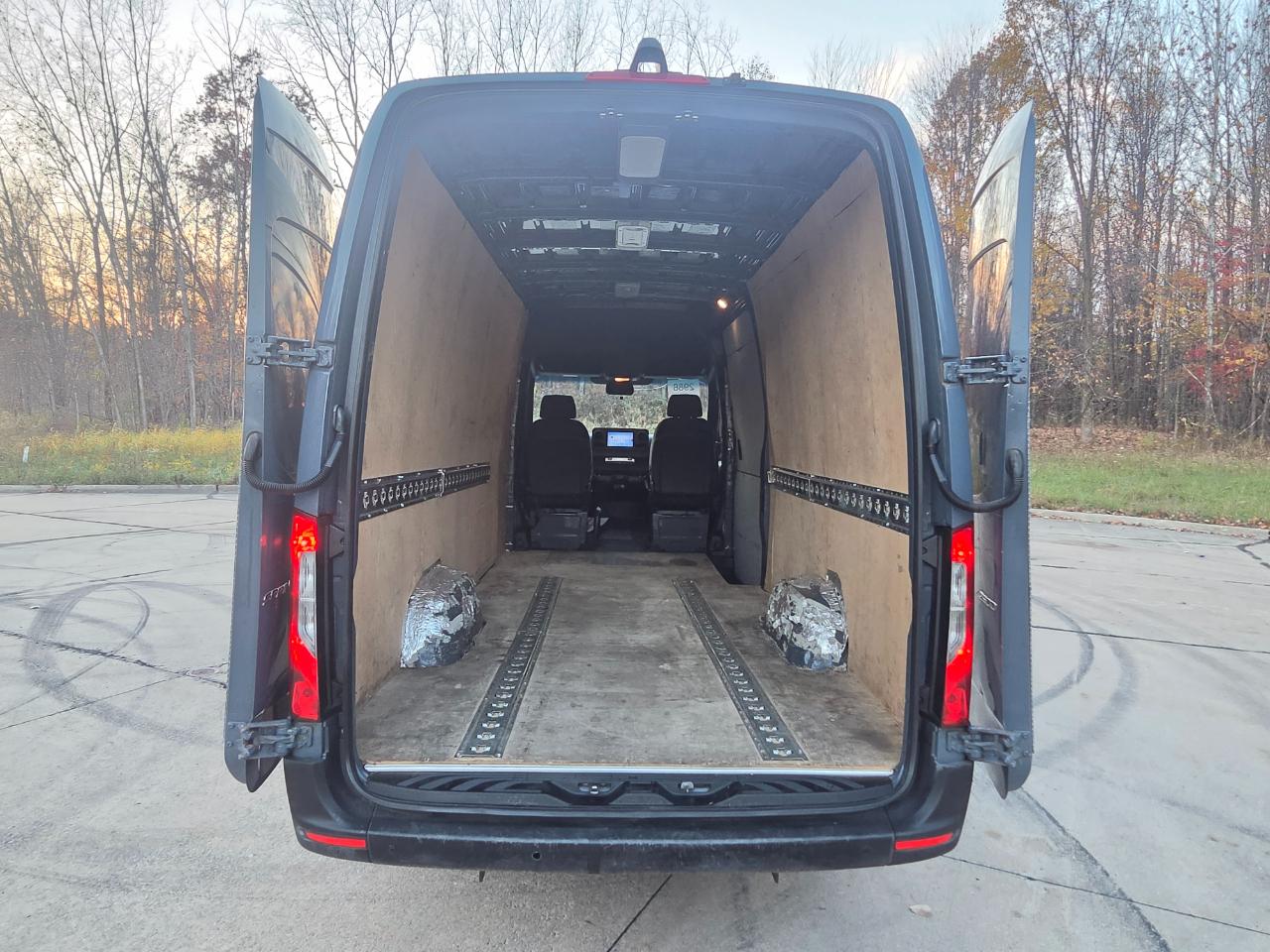 Mercedes-Benz Sprinter Van 2500 High Roof V6 170" RWD 2019