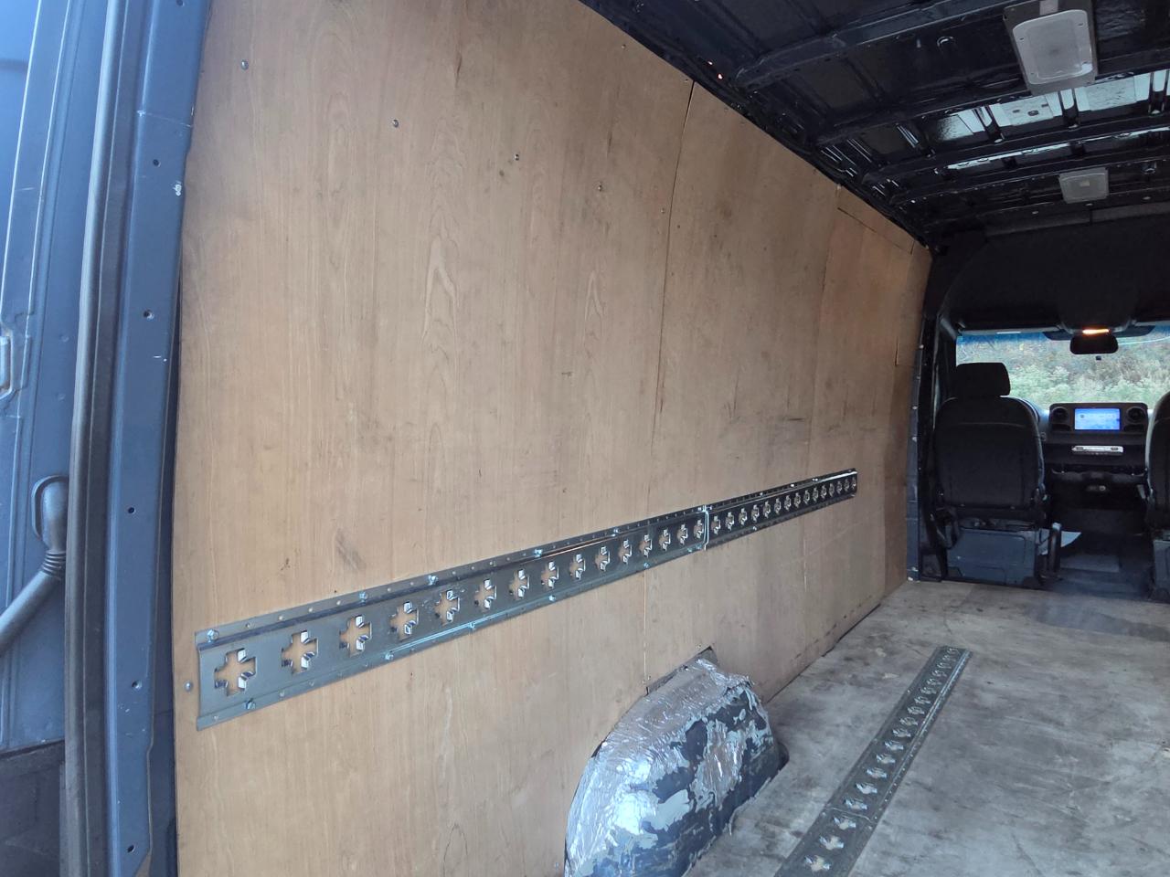 Mercedes-Benz Sprinter Van 2500 High Roof V6 170" RWD 2019