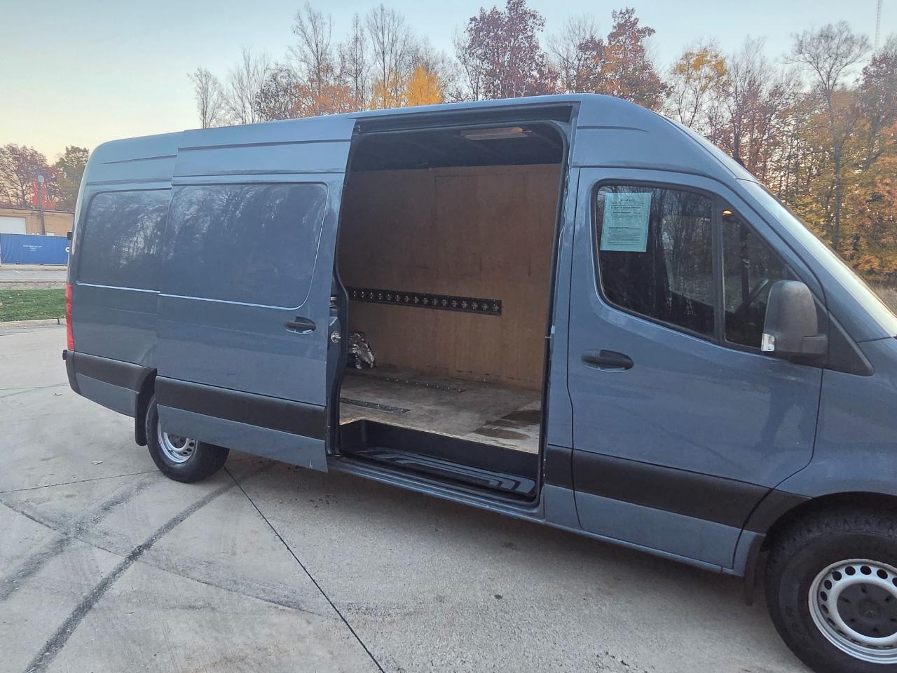 Mercedes-Benz Sprinter Van 2500 High Roof V6 170" RWD 2019