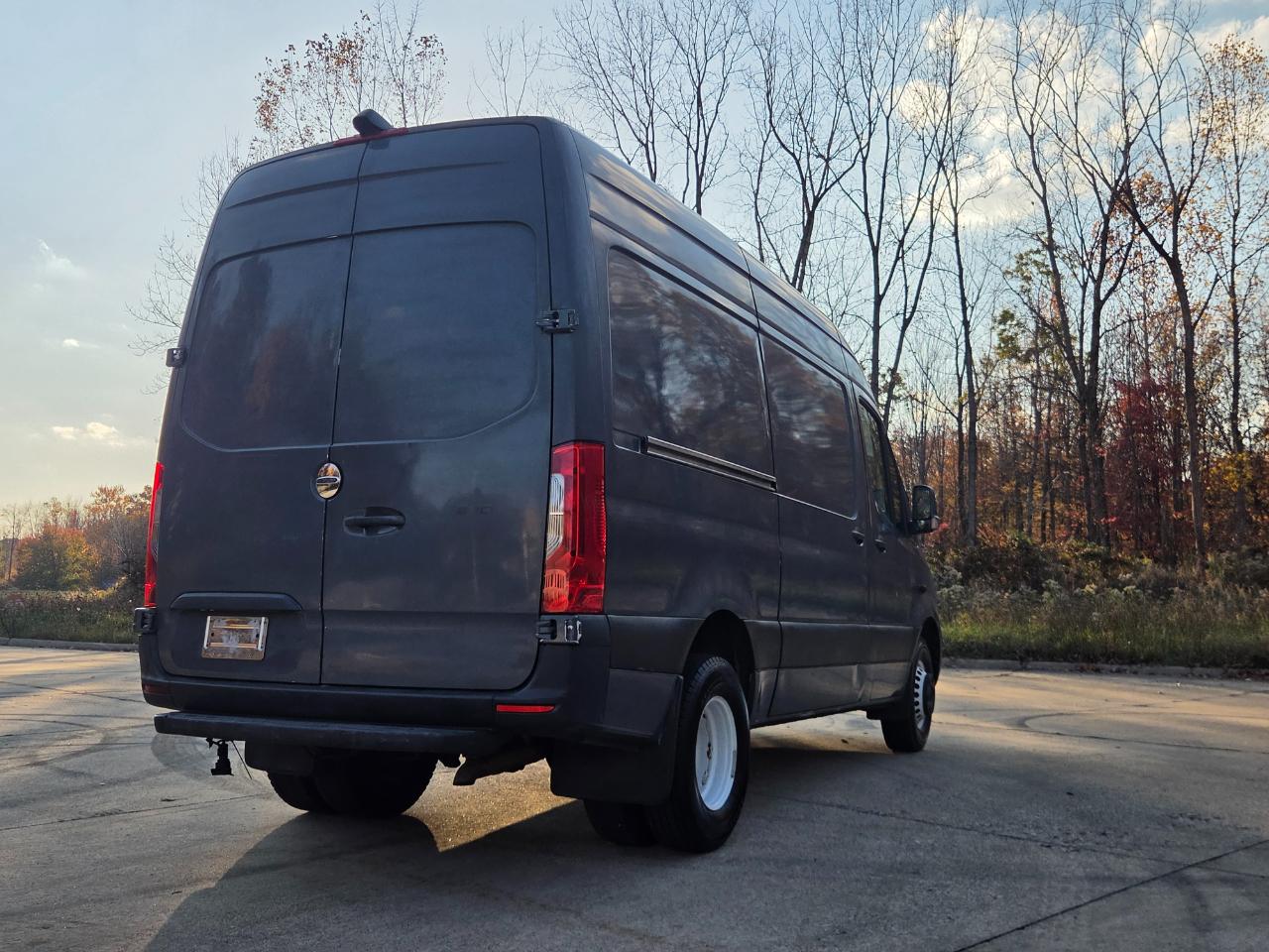 Freightliner Sprinter Van 3500 High Roof V6 144" RWD 2019