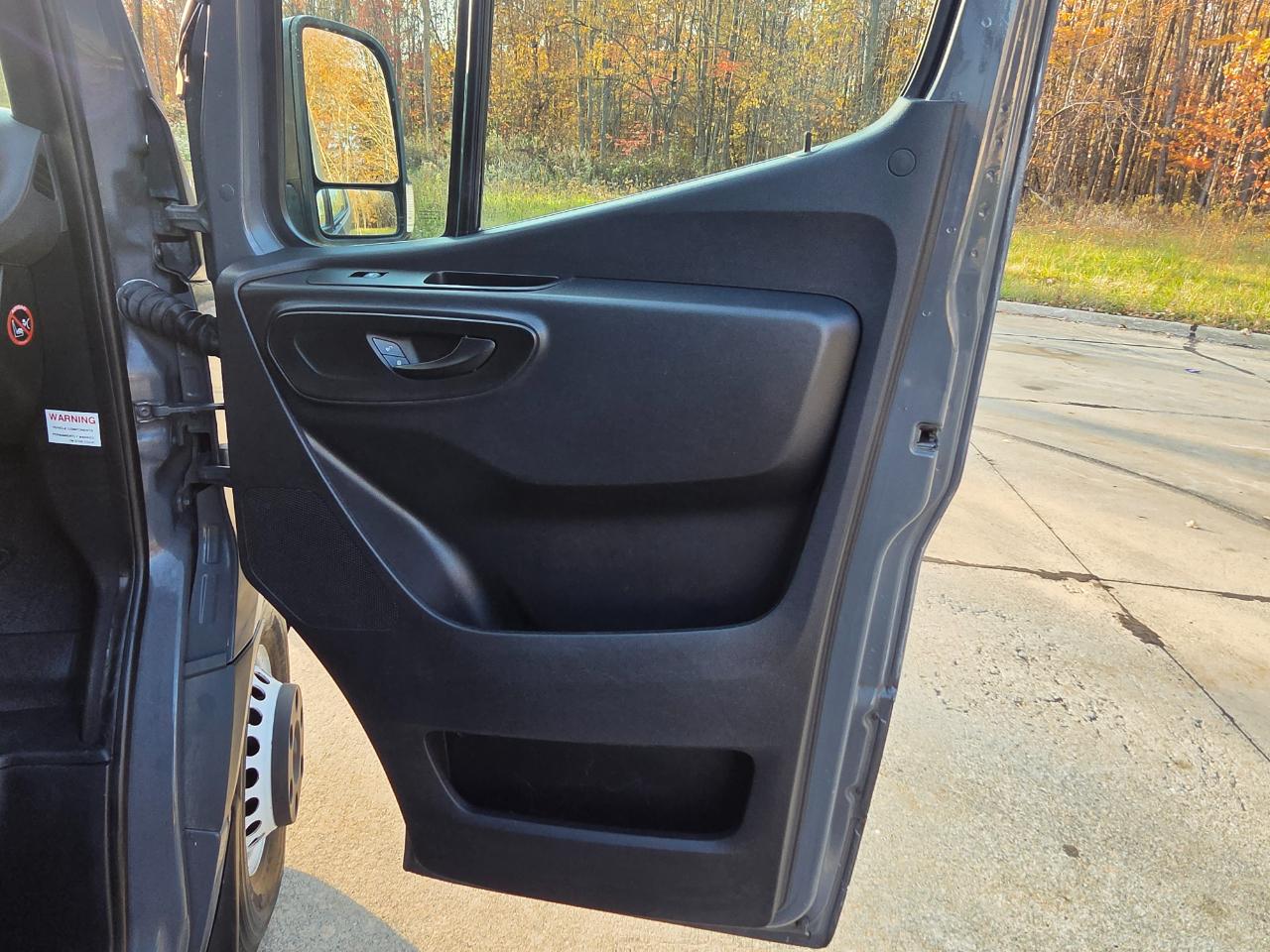 Freightliner Sprinter Van 3500 High Roof V6 144" RWD 2019
