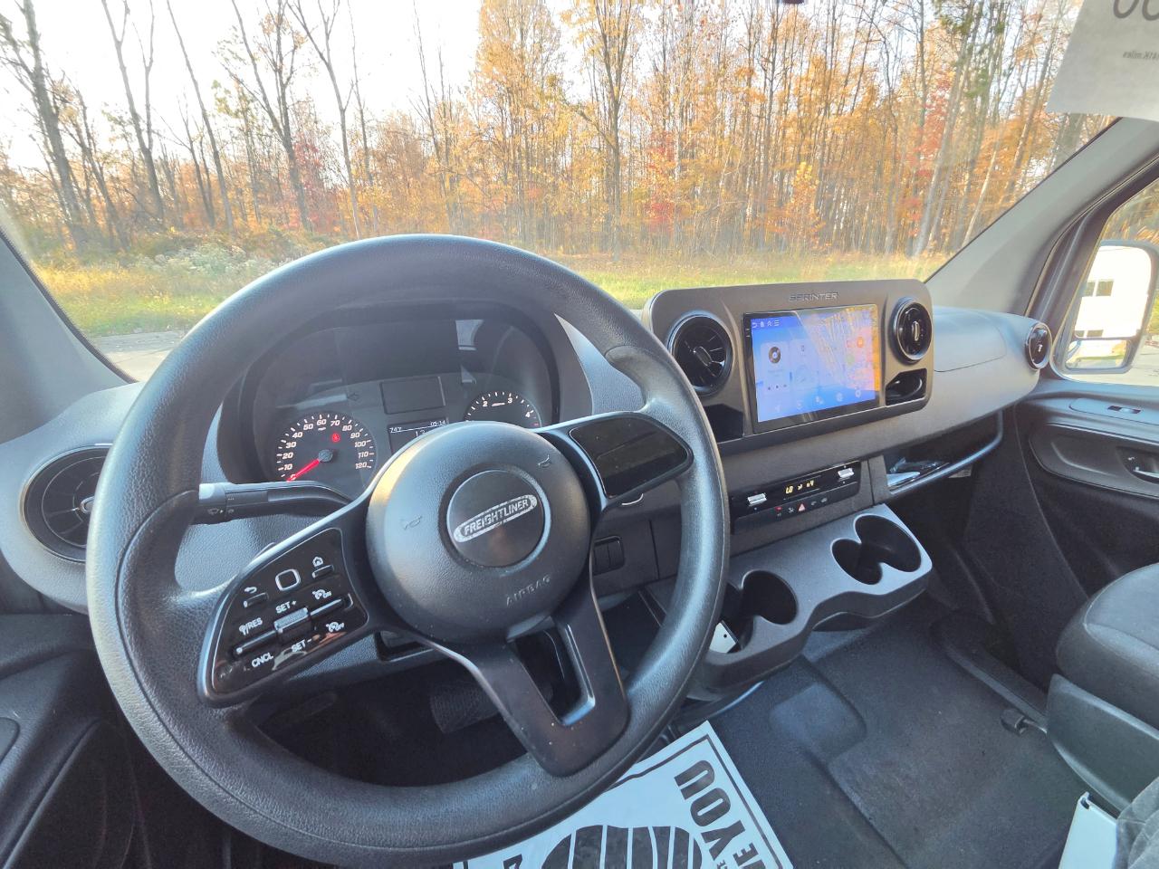 Freightliner Sprinter Van 3500 High Roof V6 144" RWD 2019