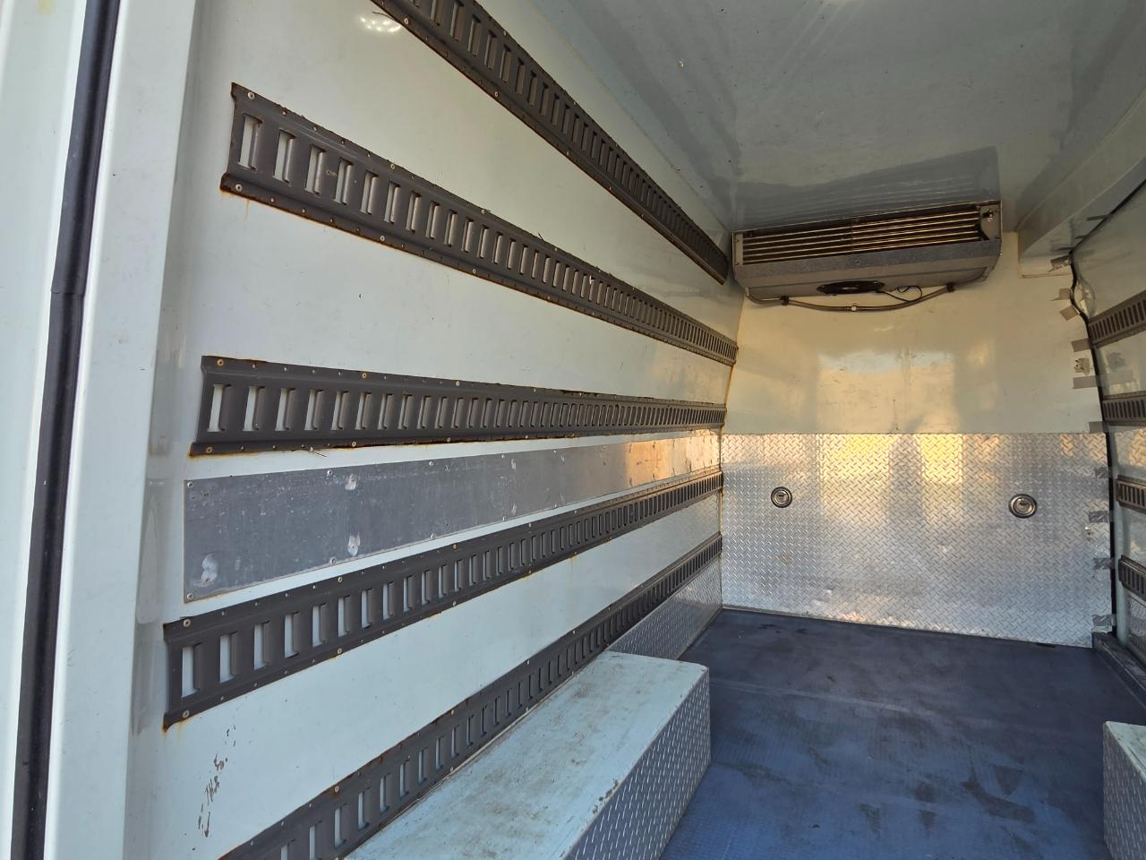 Freightliner Sprinter Van 3500 High Roof V6 144" RWD 2019