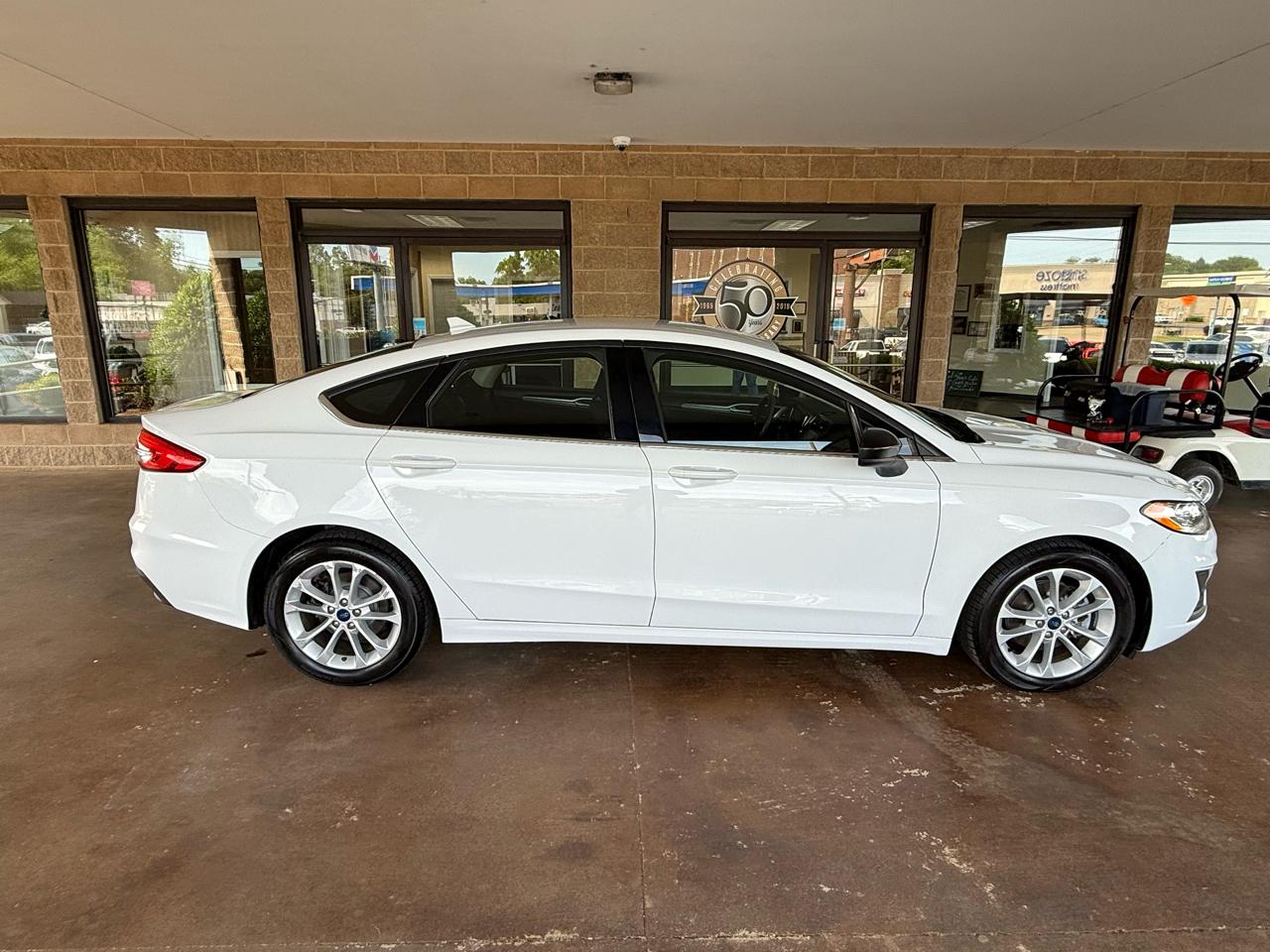 Ford Fusion SE FWD 2020