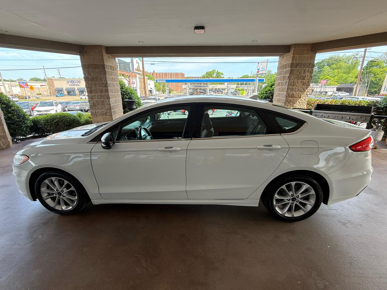 Ford Fusion SE FWD 2020