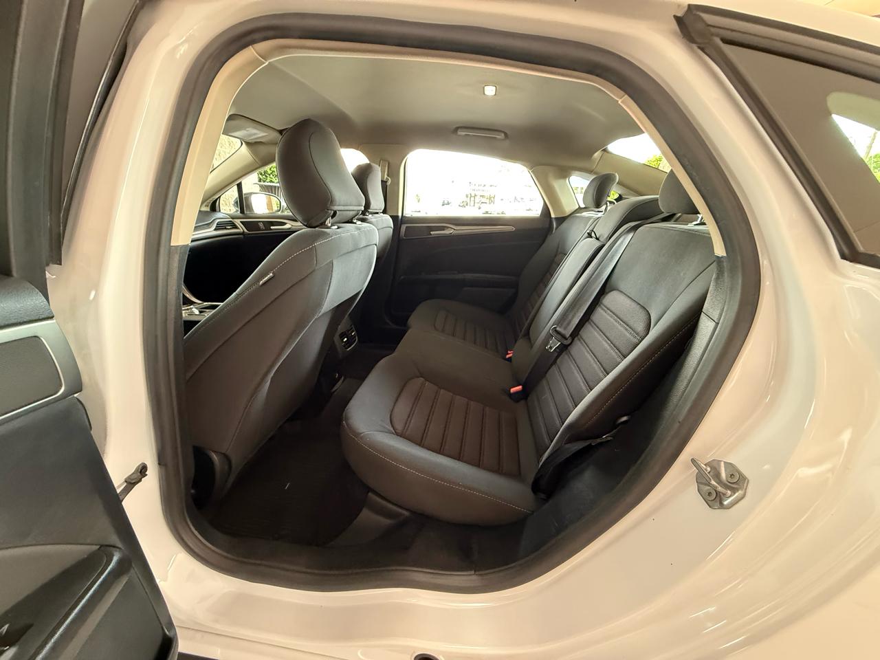 Ford Fusion SE FWD 2020