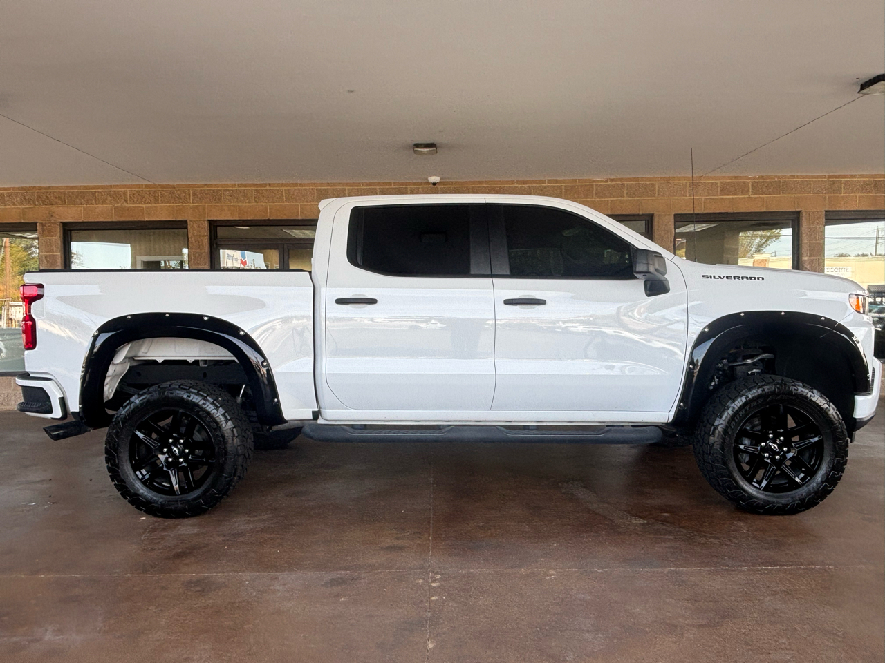 Chevrolet Silverado 1500 LTD 2WD Crew Cab 147" Custom 2022