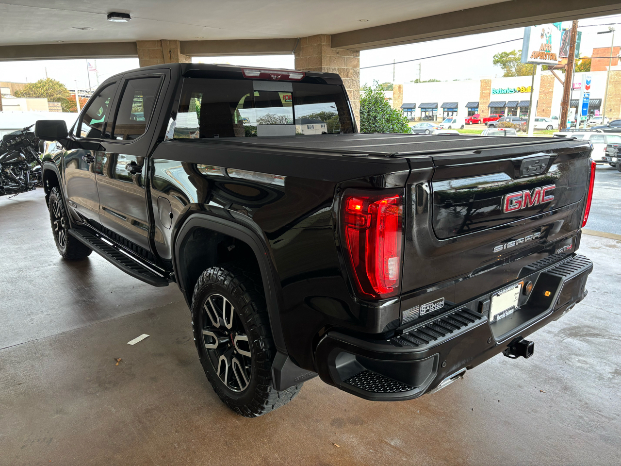 GMC Sierra 1500 4WD Crew Cab 147" AT4 2025