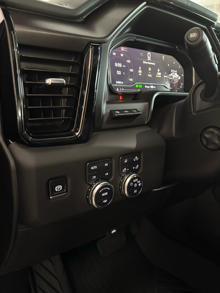 GMC Sierra 1500 4WD Crew Cab 147" AT4 2025