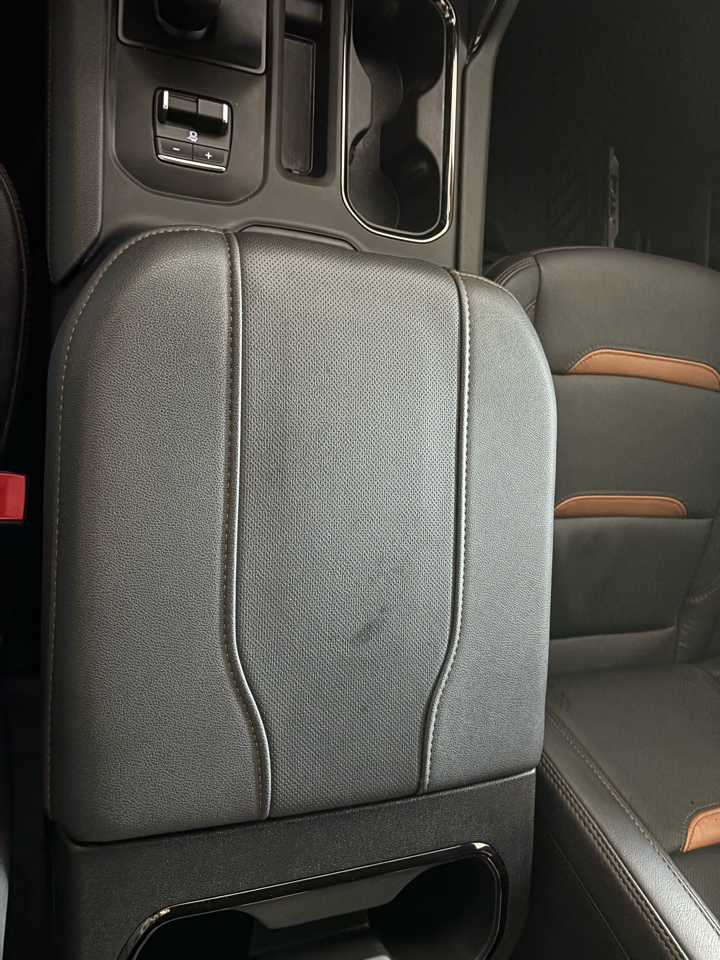 GMC Sierra 1500 4WD Crew Cab 147" AT4 2025