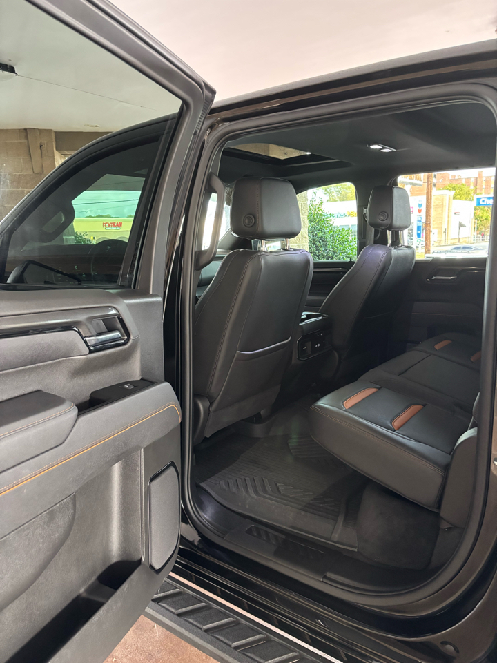 GMC Sierra 1500 4WD Crew Cab 147" AT4 2025